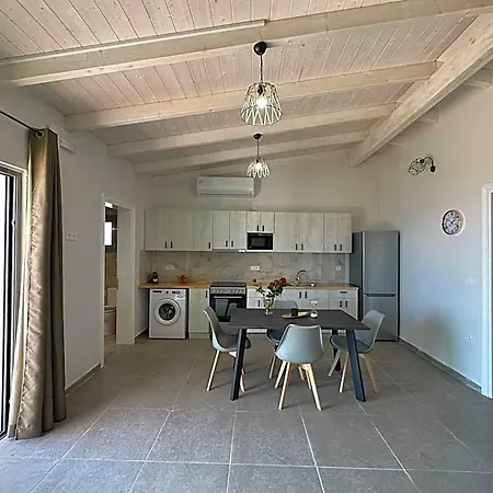 Eris - 2 Bedroom Апартаменты *